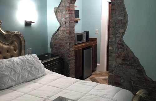 French Quarter Hotel | Haunted Hotel New Orleans