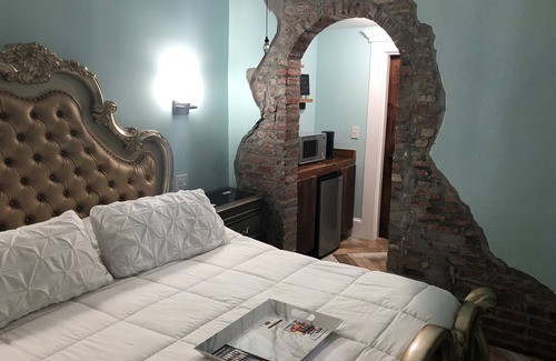 French Quarter Hotel | Haunted Hotel New Orleans