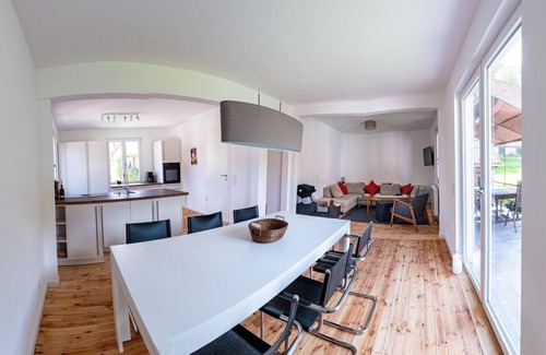Nothweiler Apartamento | Haus Am Brunnen - vacation home, shower and bath, WC, 3 bedrooms