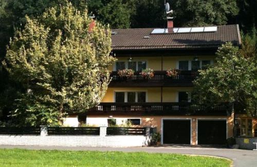 Bad Koetzting Apartamento | Haus am Wald