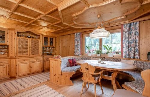 Hopfgarten im Brixental Apartamento | Haus am Waldrand
