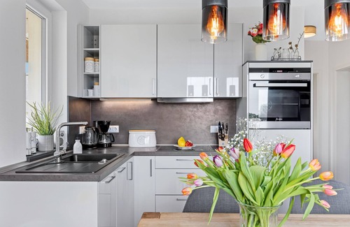 Am Salzhaff Cabaña | Haus Heimathafen with fireplace, sauna and sea view, OFC 35 - Haus Heimathafen with