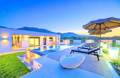 Kavros Casa | Haus In Georgioupoli Mit Außenpool Und Atemberaubender Aussicht