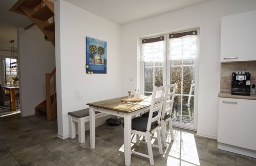 Trent Casa | Haus in Idyllischer Lage mit Terrasse und Eingezäunten Garten - Ferienhaus Linea