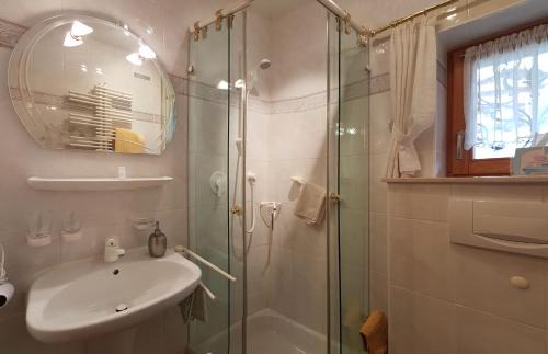 Reit im Winkl Hotel | Haus Karoline