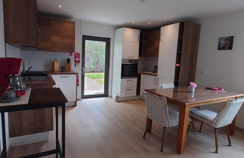 Bruchweiler-Baerenbach Casa | Haus Keschdekobel - vacation home, shower and bath, WC, 3 bedrooms