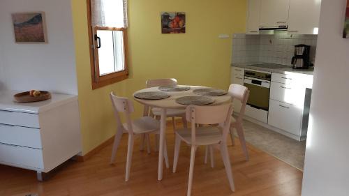 Grisons Apartamento | Haus Liaun 2