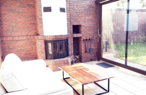 Esens Apartamento | Haus Meereswind, 3xSchlafzimmer Wintergarten Garten Badewanne