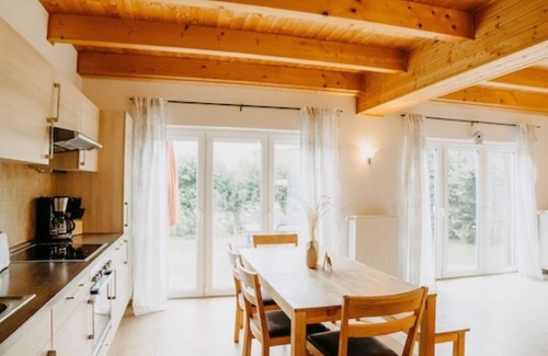 Zarrentin am Schaalsee Casa | 'Haus Mimi Zarrentin' en el lago Schaalsee con terraza y jardín privados