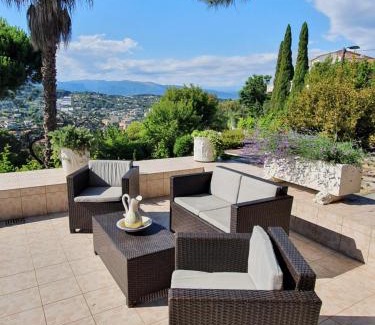 California - Pezou Casa | Haus mit Garten über der Bucht von Cannes