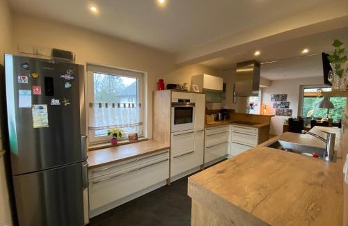 Espelkamp Casa | Haus Ostend Ganzes Ferienhaus mit Garten ideal für zwei Erwachsene und zwei Kinder