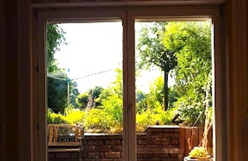 Bad Doberan Apartamento | Haus Ostseesprung - Apartment Victoria on the ground floor with terrace and shared garden -