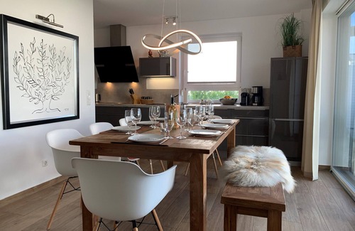 Muritz Casa | Haus Seeblick Comfort mit Kamin, Außen-whirlpool, Sauna und Eingezäunten Garten