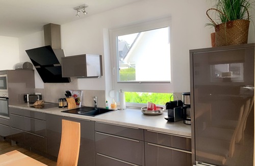 Muritz Casa | Haus Seeblick Comfort mit Kamin, Außen-whirlpool, Sauna und Eingezäunten Garten