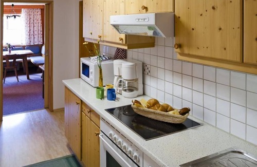 Wald am Arlberg Apartamento | Haus Sonnenhof - Appartement Groß
