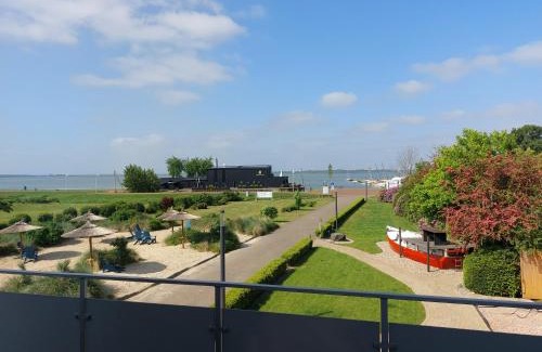 Lembruch Apartamento | Haus Strandglück - Urlaub mit Blick auf den Dümmer See