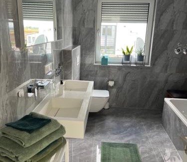Wallersdorf Apartamento | Haus Villa-Moderne 3 Zimmer Ferienwohnung in Wallersdorf-Haidlfing