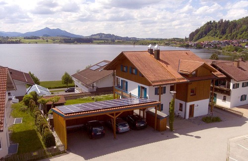 Hopfen am See Condominio | Modern holiday apartments in a top location directly on the Hopfensee in the Allgäu