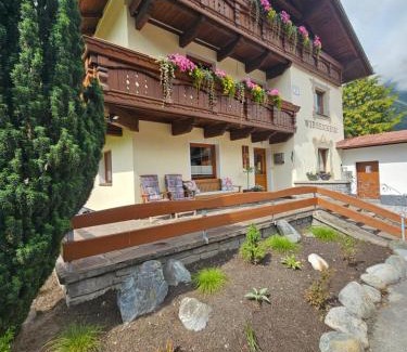 Huben Apartamento | Haus Wiesenheim FW Ötztal