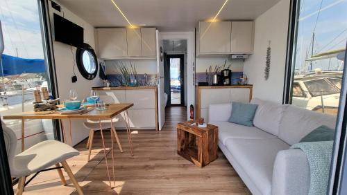 Schleswig Alquiler De Eote | Hausboot Aava