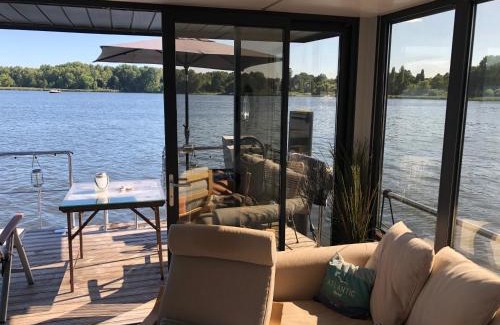 Reppenhagen Alquiler De Eote | Hausboot Hafenprinz Lübeck