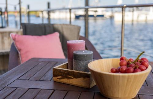 Heiligenhafen Alquiler De Eote | Hausboot Kanja Huus & Meer