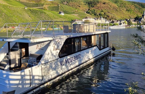 Bernkastel Alquiler De Eote | Hausboot - KL Moselboote