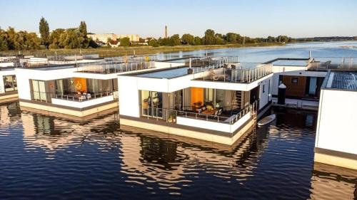 Ribnitz Alquiler De Eote | Hausboot Meerkraft