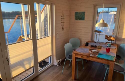 Luebeck Apartamento | Hausboot "Snowbird"