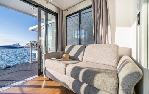 Sagard Alquiler De Eote | Hausboot Tiny