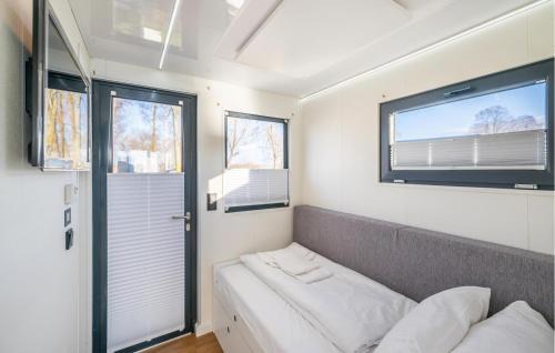 Sagard Alquiler De Eote | Hausboot Tiny