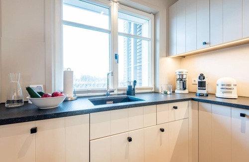 List Casa | Hausteil im EG, UG, OG, DG, ca. 219m² Nutzfläche, 2 Parkplätzen, Nichtraucher