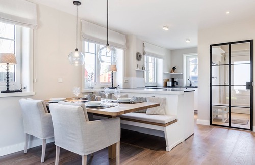 Tinnum Apartamento | Hausteil mit ca. 83m² Nutzfläche im Eg/og/dg für bis zu Vier Personen
