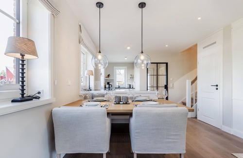 Tinnum Apartamento | Hausteil mit ca. 83m² Nutzfläche im Eg/og/dg für bis zu Vier Personen