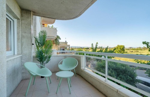 La Pineda Apartamento | Hauzify I Apartament Mare Internum