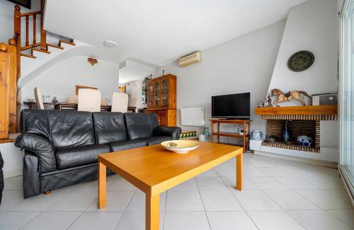 Sant Salvador Casa | Hauzify I Casa Abat Bassa