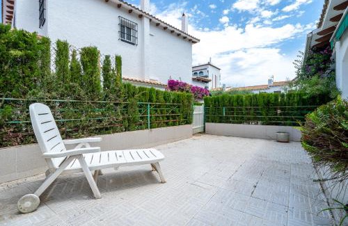 Sant Salvador Casa | Hauzify I Casa Abat Bassa