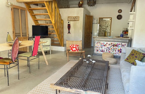 Rustrel Casa | Havana - B&B in a 5000 M2 estate at the foot of the Colorado mountains