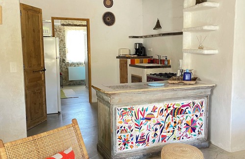 Rustrel Casa | Havana - B&B in a 5000 M2 estate at the foot of the Colorado mountains