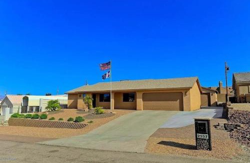 Lake Havasu City Casa | HavaRelaxing Stay Pool Spa 7minToBridge