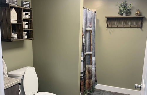 Elgin Cabina | Have a group and looking for places to stay near Windrock?
