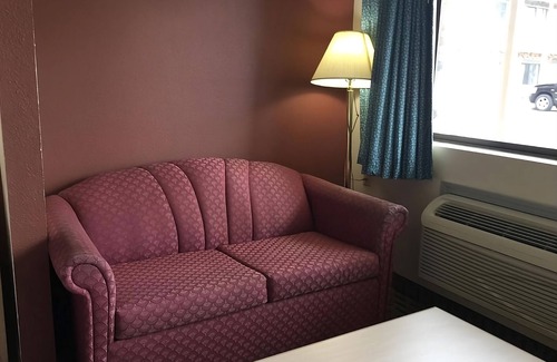 Cabot Complejo | Have a Relaxing Stay! FREE Breakfast, Pool, Close to Arkansas Museum!