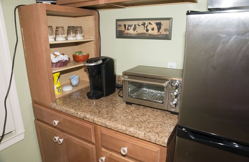 Ferndale Cabaña | Have entire guesthouse to your group!