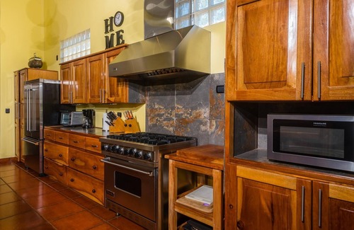 Potrero Casa | Have Fun in this Huge Beachfront Home with Infinity Pool at Potrero