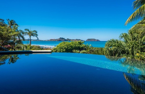 Potrero Casa | Have Fun in this Huge Beachfront Home with Infinity Pool at Potrero