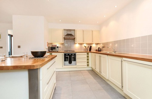 Carnon Downs Cabaña | Haven - 5 star self catering cottage