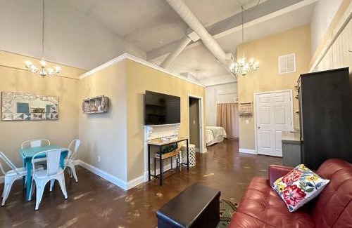 Demorest Apartamento | Haven at Hazel~Downtown Bungalow