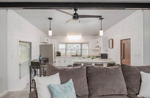 King Casa | Haven at the Harbor - Chain of Lakes!