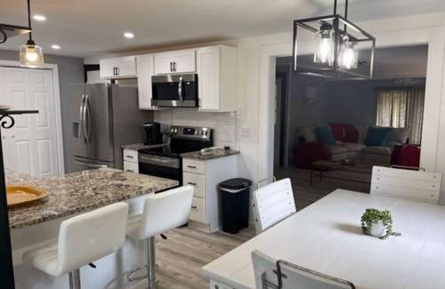 Sea Breeze Casa | Haven Breeze - Dazzling home near Lake Ontario, beach & relaxing walking trails