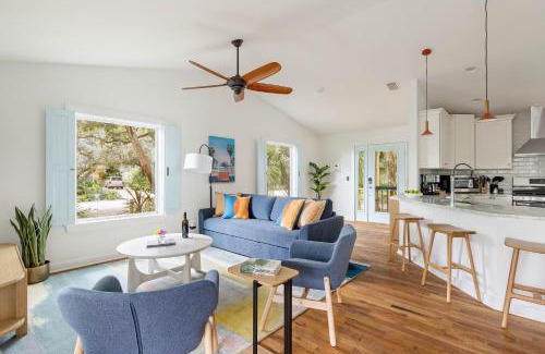 Vilano Beach Casa | Haven Grove Beach Bungalow w Hot Tub Game Room Blocks from the Water